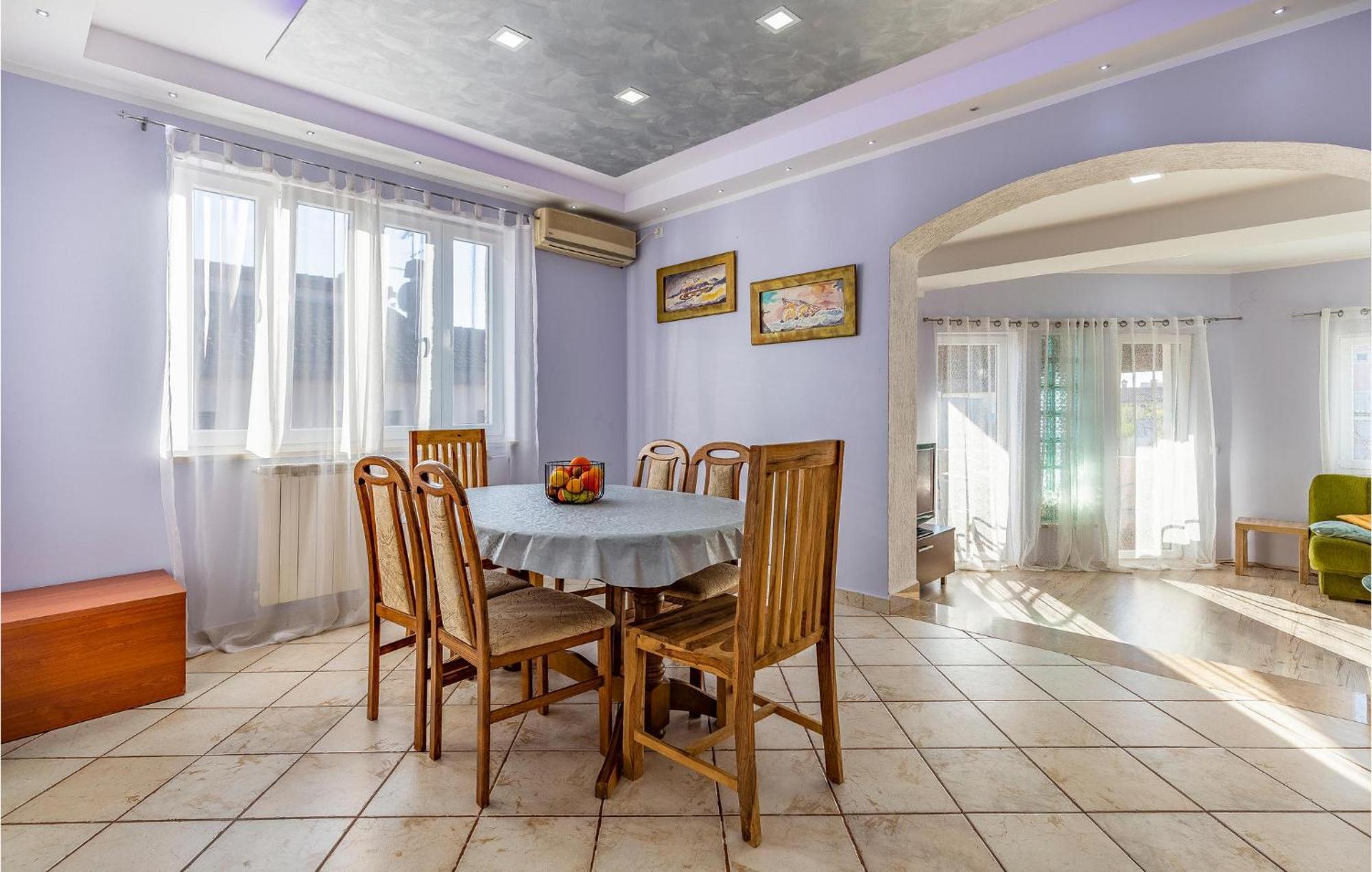 3 Bedroom Pet Friendly In Pula