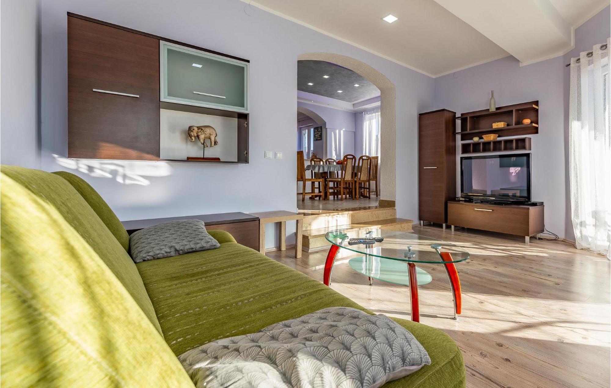 3 Bedroom Pet Friendly In Apartman Pula