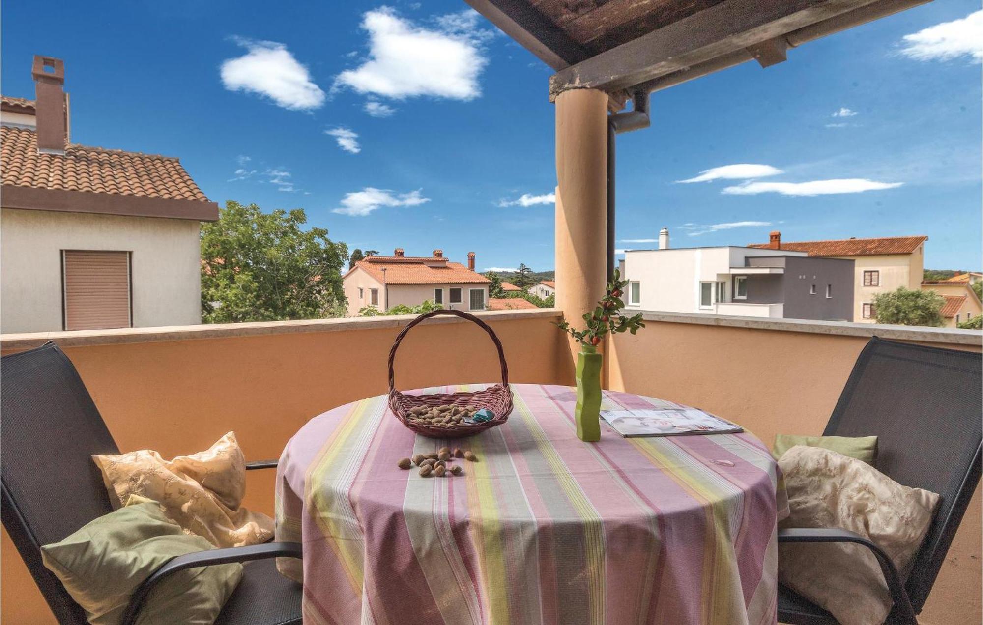 3 Bedroom Pet Friendly In *