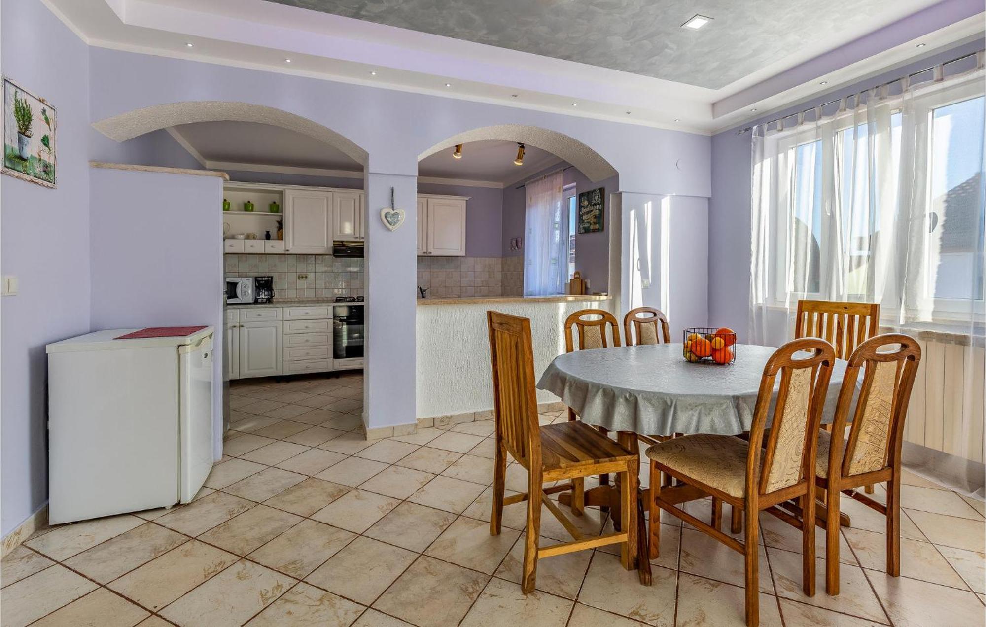 3 Bedroom Pet Friendly In Apartman Pula