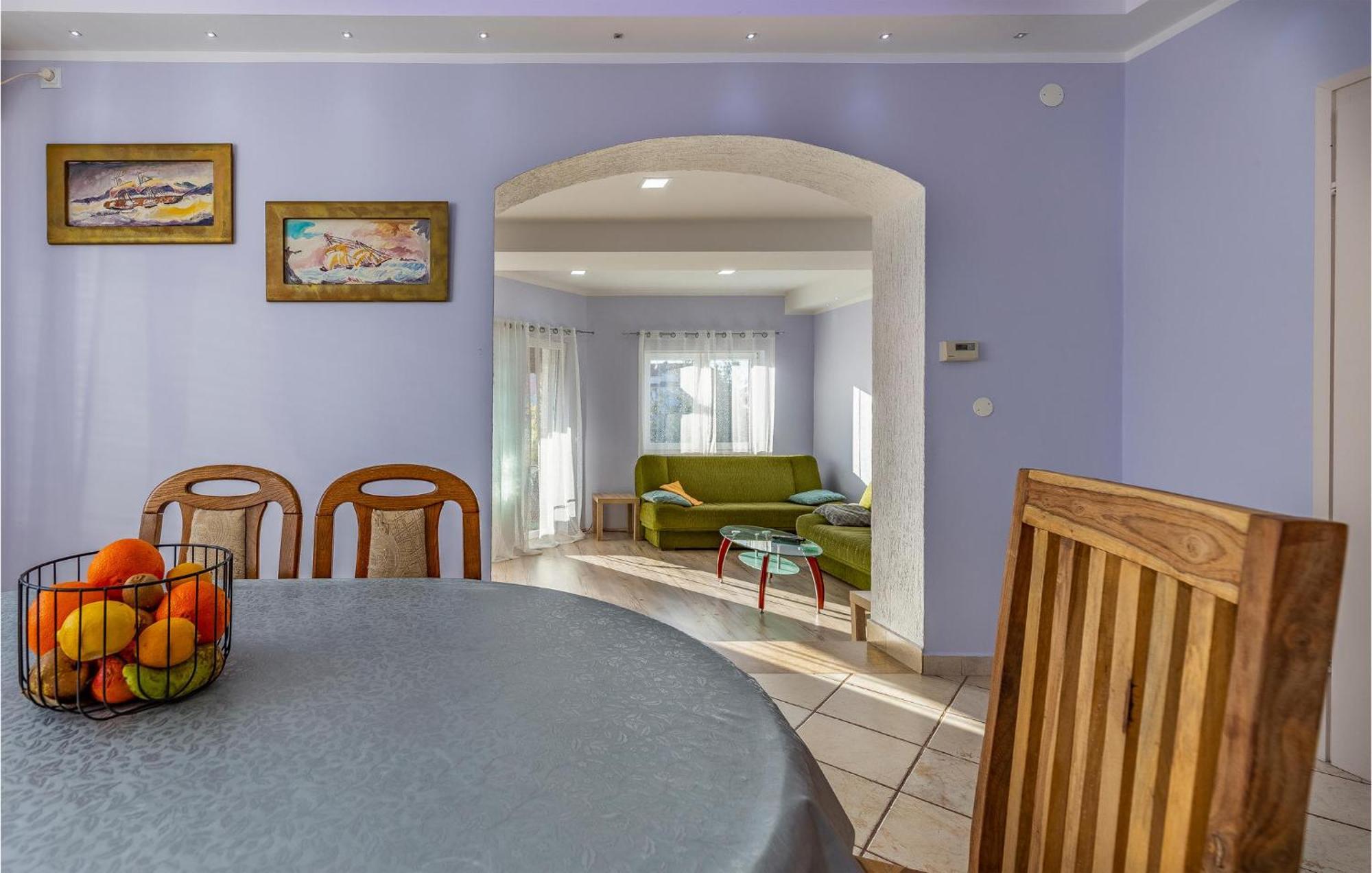 3 Bedroom Pet Friendly In *