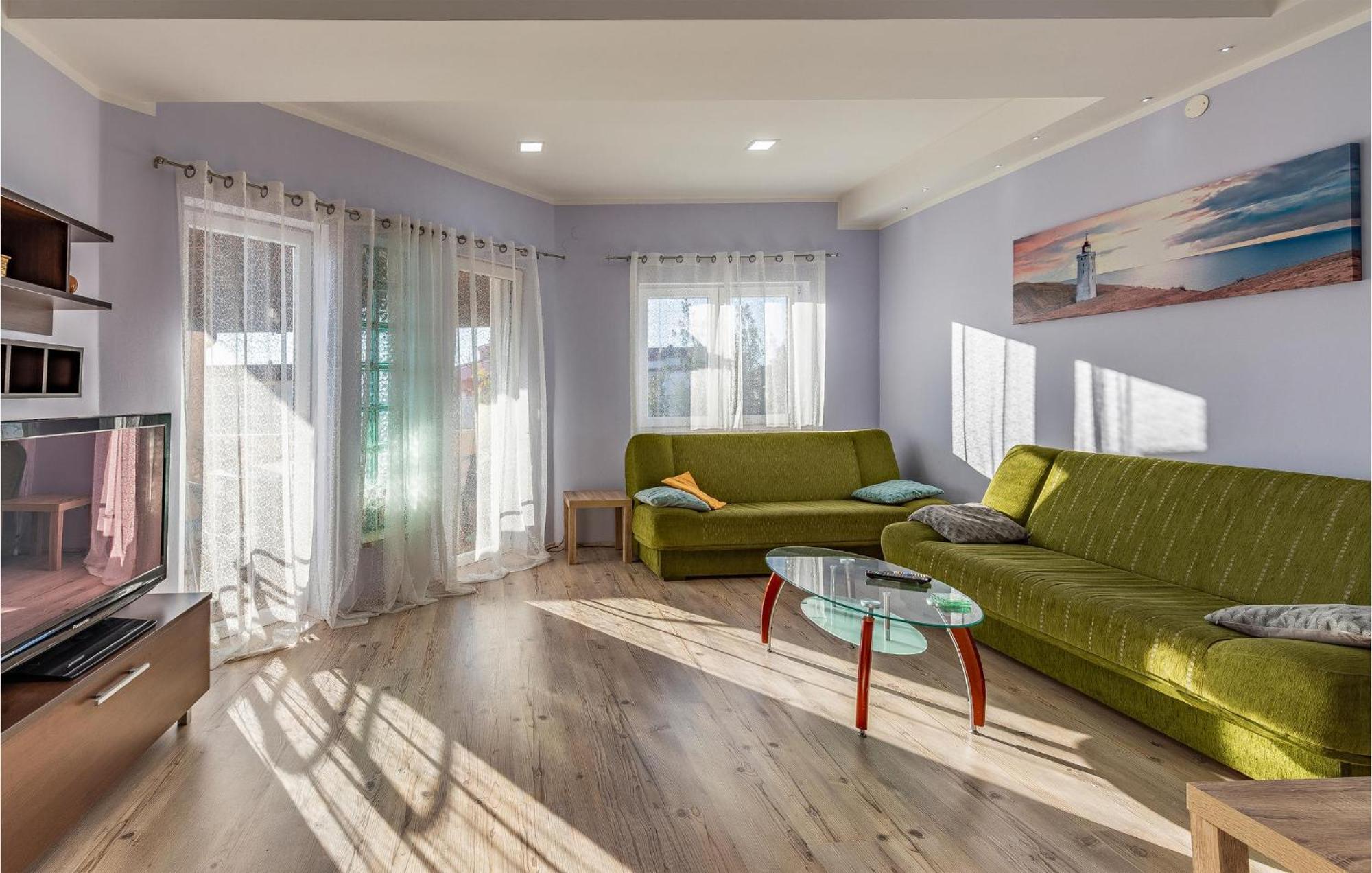 Apartman 3 Bedroom Pet Friendly In